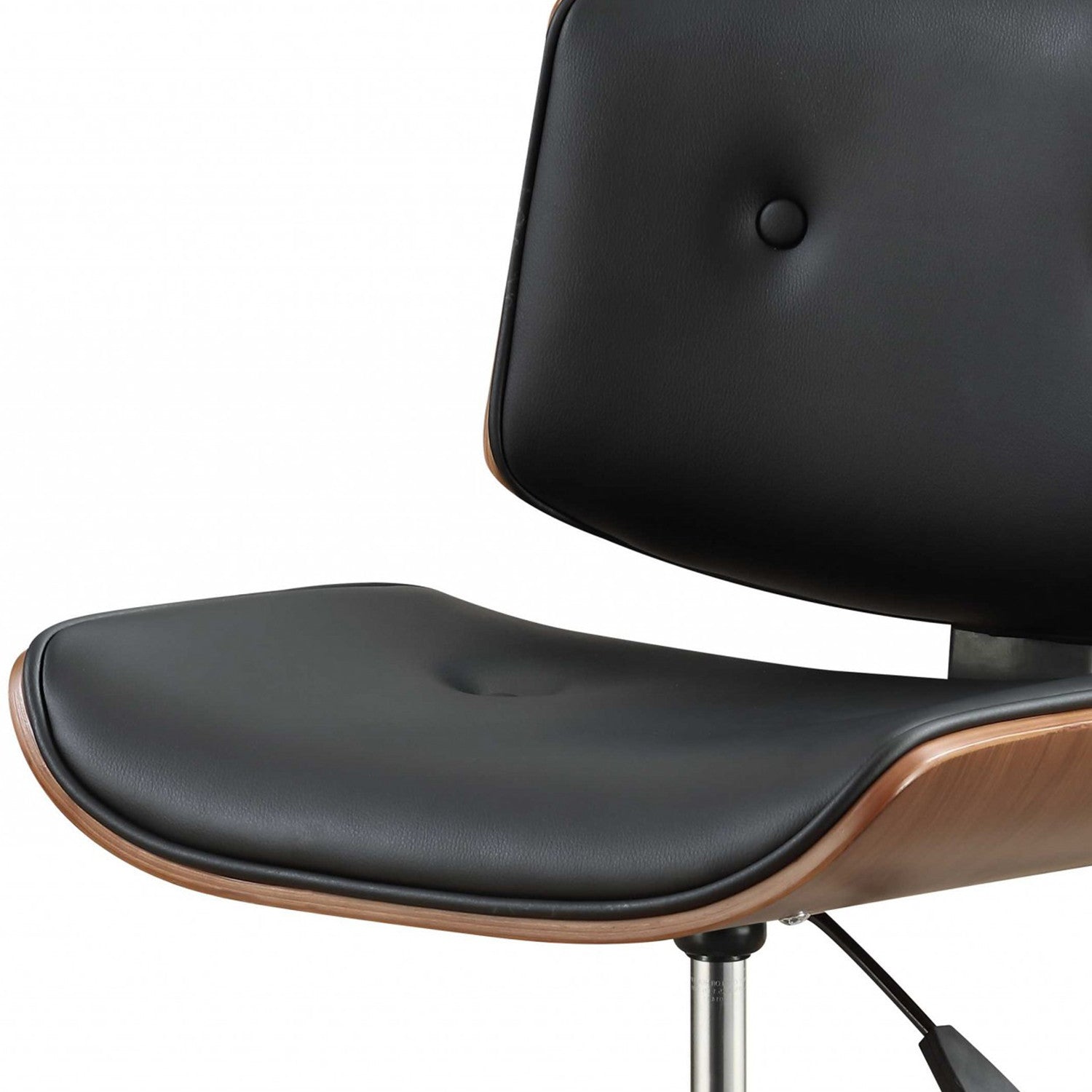 20' X 22' X 31' Black And Walnut Office Chair